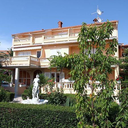 Guest House Sandra Rab Town Dış mekan fotoğraf