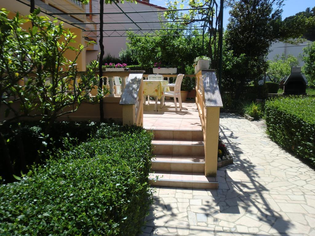 Guest House Sandra Rab Town Dış mekan fotoğraf