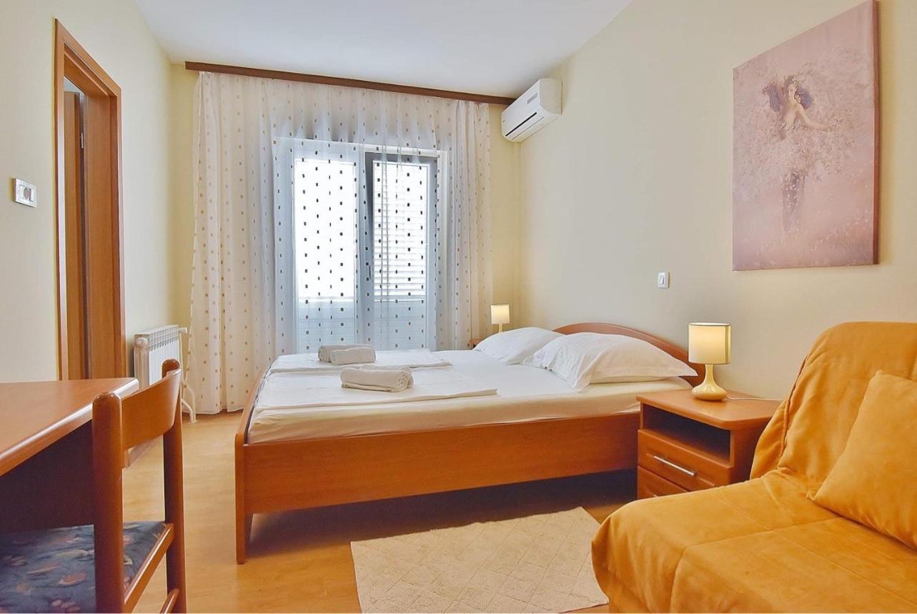Guest House Sandra Rab Town Dış mekan fotoğraf