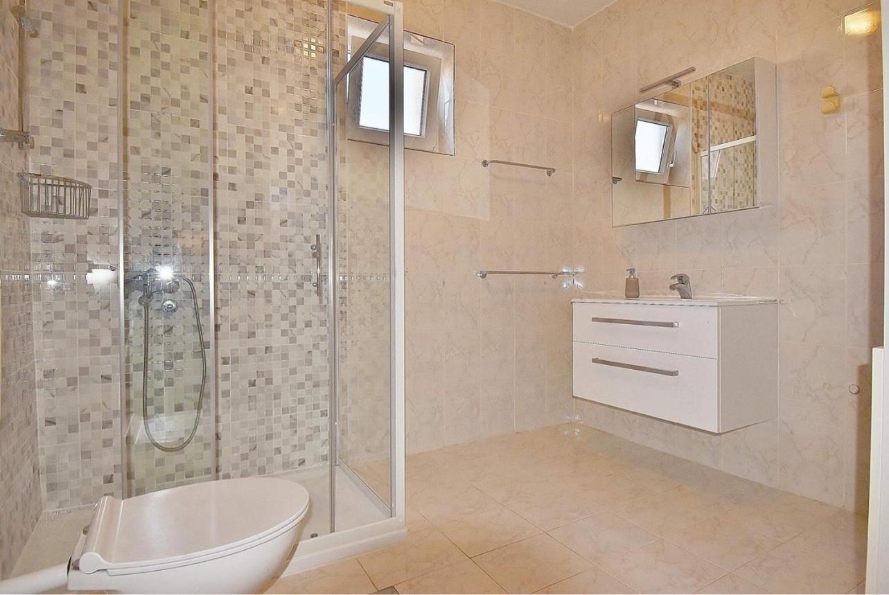 Guest House Sandra Rab Town Dış mekan fotoğraf