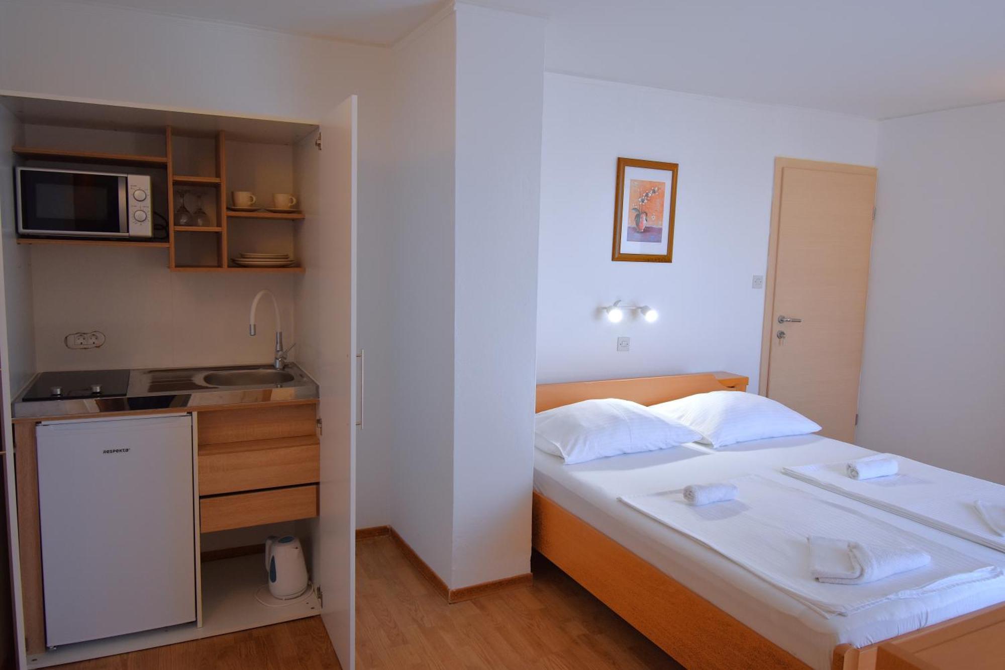 Guest House Sandra Rab Town Dış mekan fotoğraf