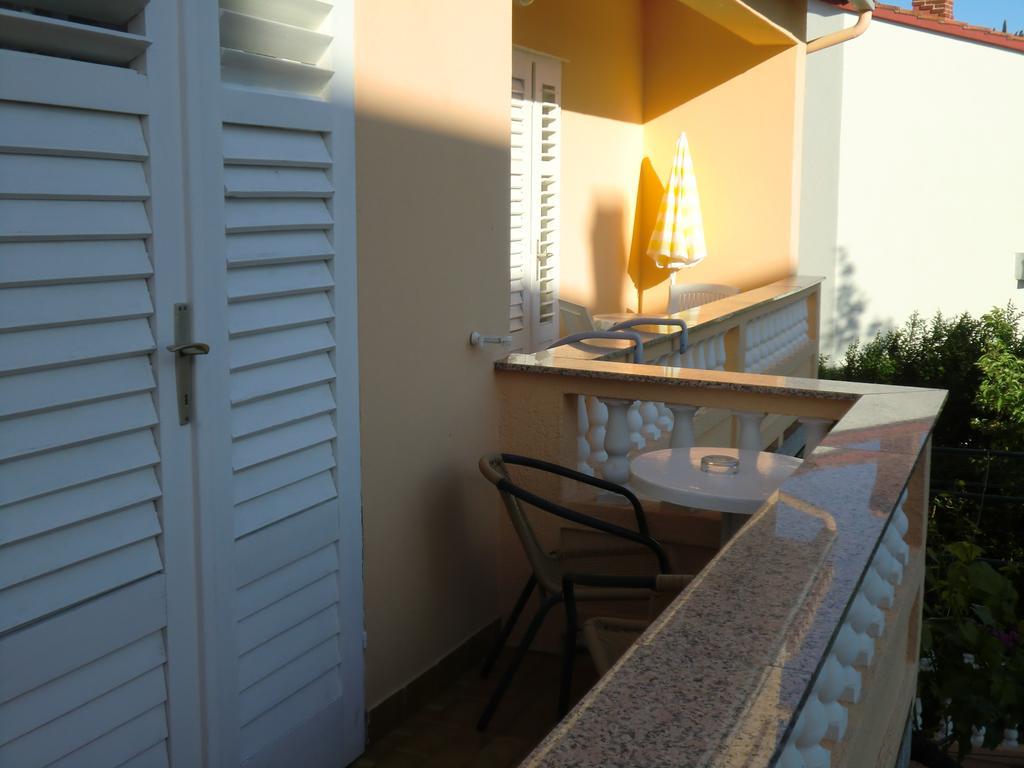 Guest House Sandra Rab Town Dış mekan fotoğraf