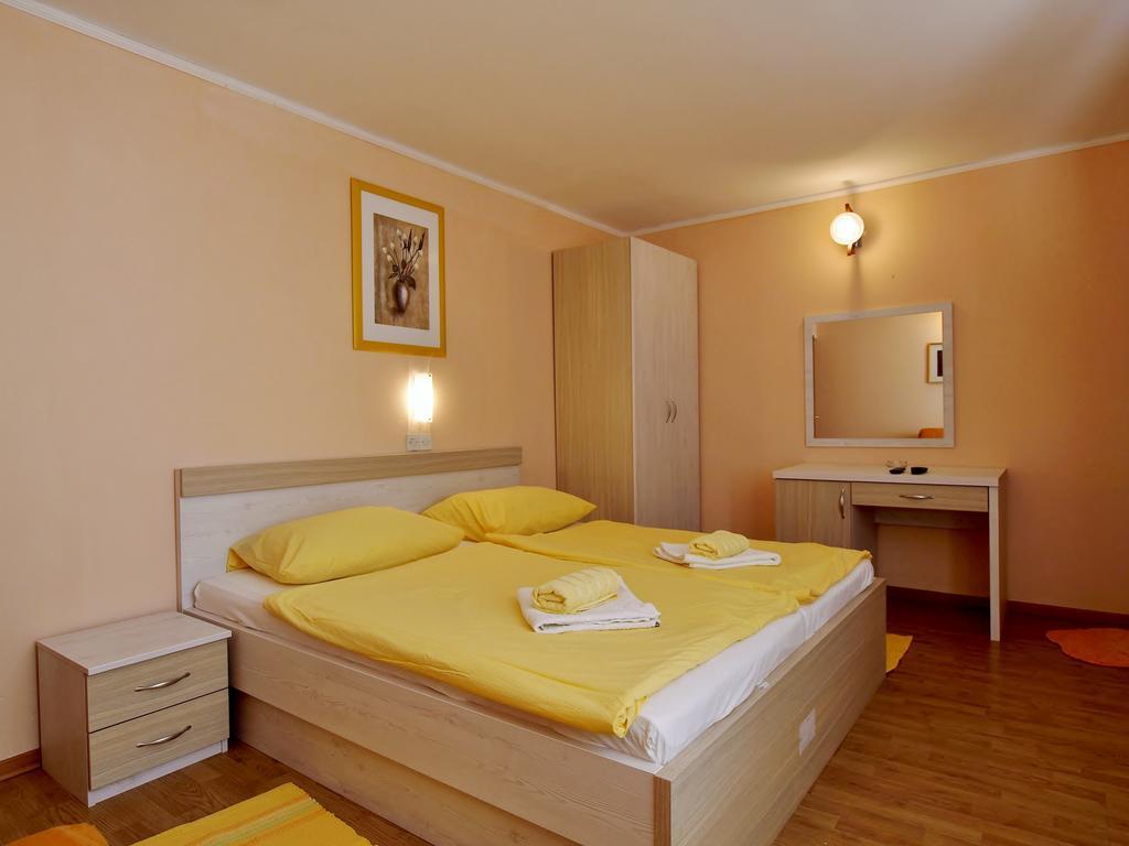 Guest House Sandra Rab Town Dış mekan fotoğraf