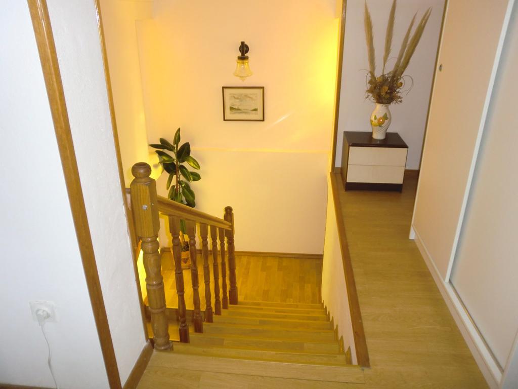 Guest House Sandra Rab Town Dış mekan fotoğraf