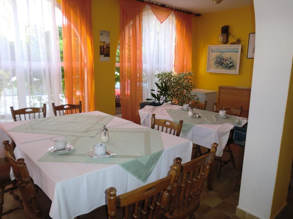 Guest House Sandra Rab Town Dış mekan fotoğraf