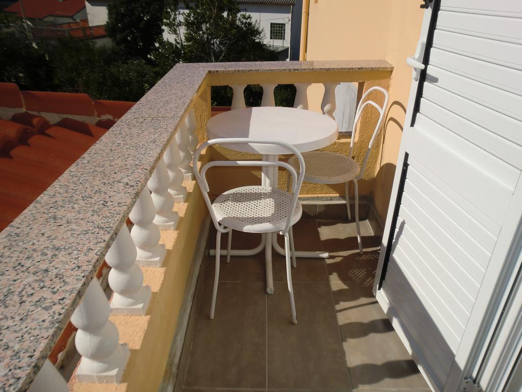 Guest House Sandra Rab Town Oda fotoğraf