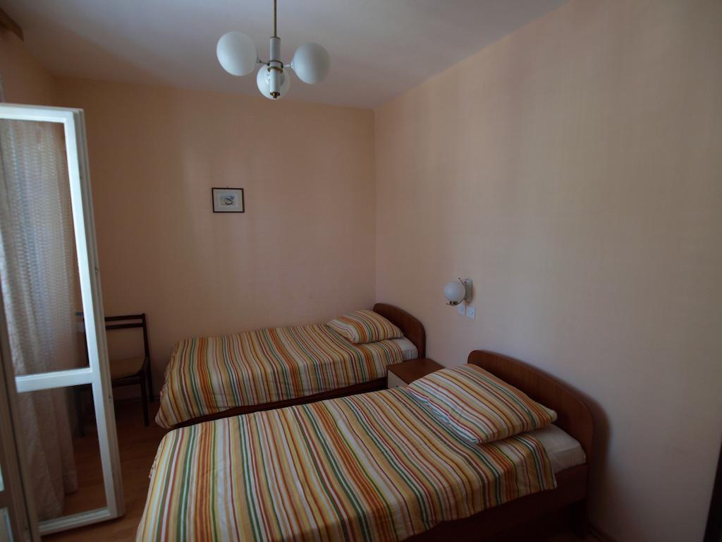 Guest House Sandra Rab Town Oda fotoğraf