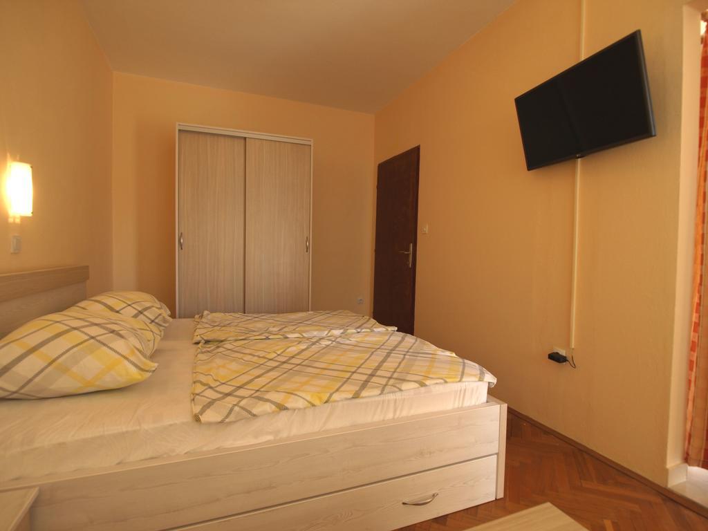 Guest House Sandra Rab Town Dış mekan fotoğraf