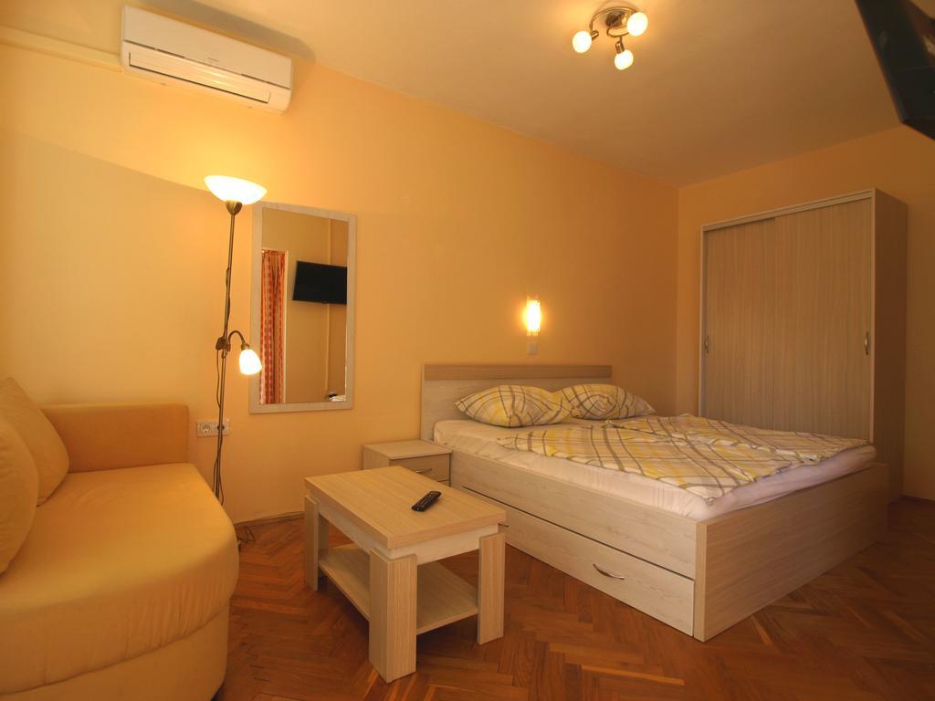 Guest House Sandra Rab Town Dış mekan fotoğraf