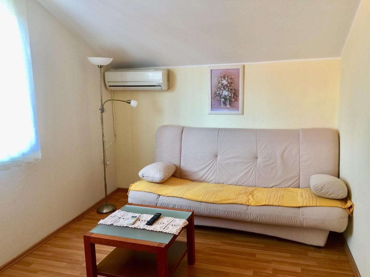 Guest House Sandra Rab Town Dış mekan fotoğraf