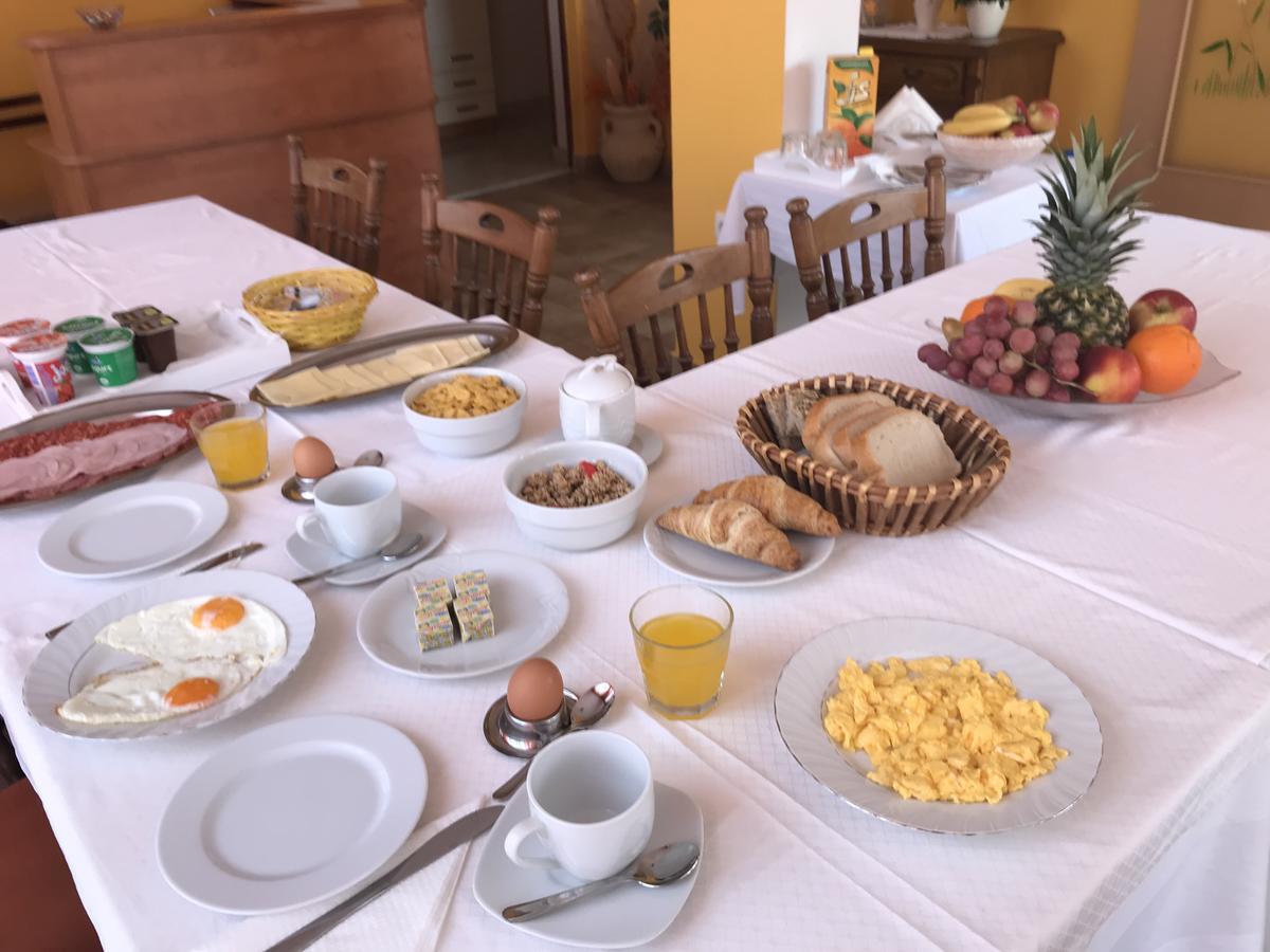 Guest House Sandra Rab Town Dış mekan fotoğraf