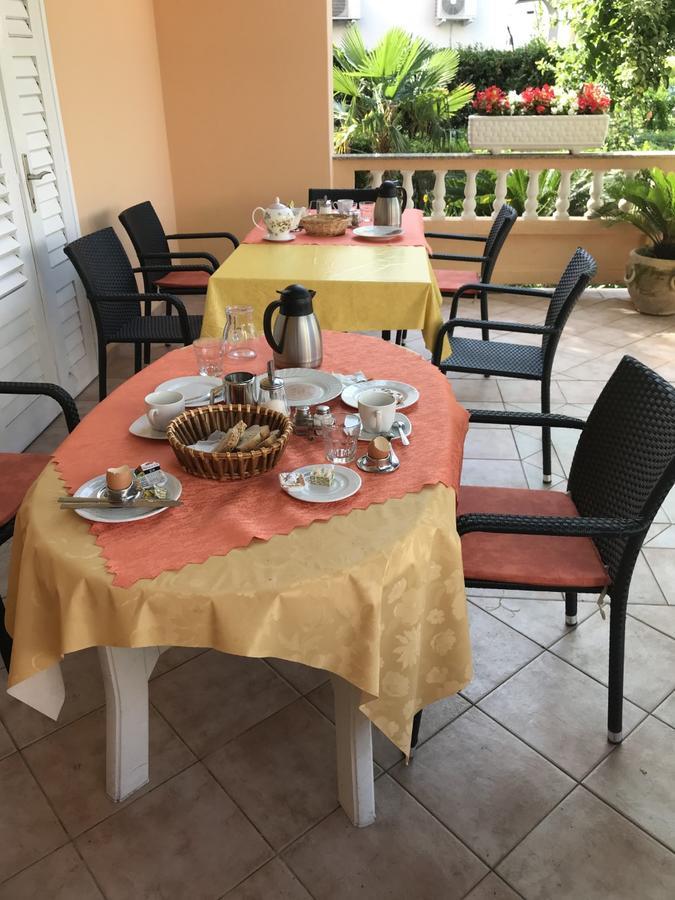 Guest House Sandra Rab Town Dış mekan fotoğraf
